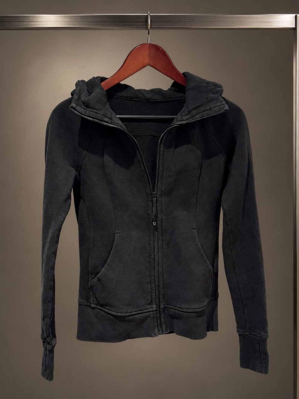 lululemon Scuba Full-Zip Hoodie Black Cotton Fleece Thumbholes Size 0